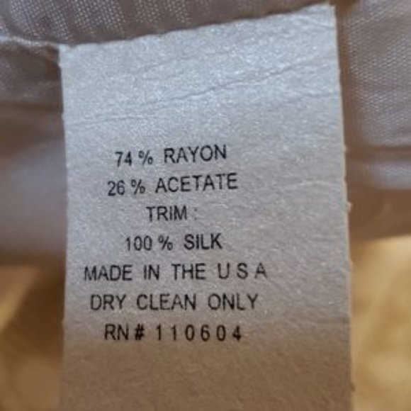 NEIMAN MARCUS EXCLUSIVE 2PC CRM SKIRT SUIT SZ 8 - Picture 5 of 8